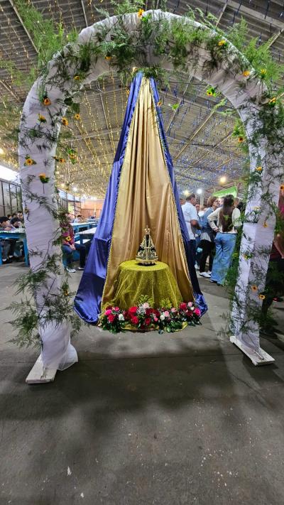 A Casa da Mãe Aparecida ficou pequena na segunda celebração da manhã em Laranjeiras do Sul